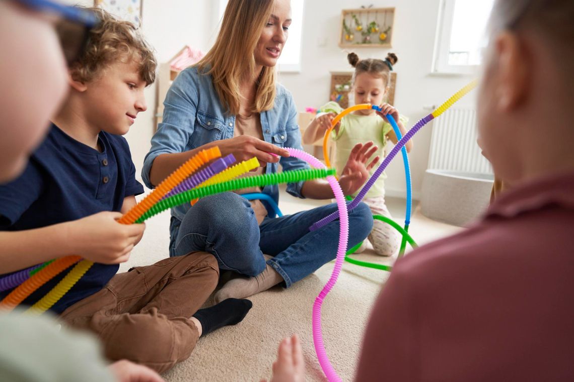 Zajęcia dodatkowe w żłobku - dlaczego są ważne i jak je organizować?