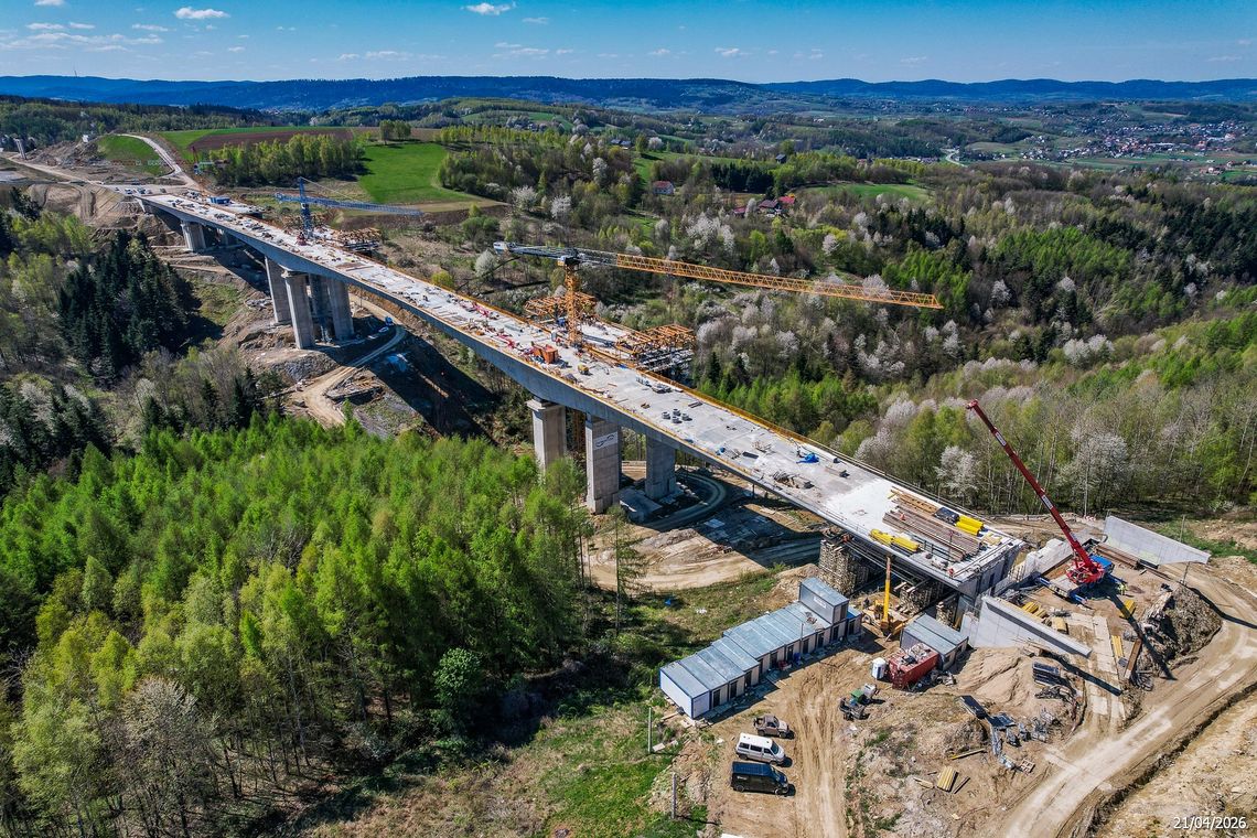Zakończono betonowanie estakady. S19 Babica–Jawornik coraz bliżej finału