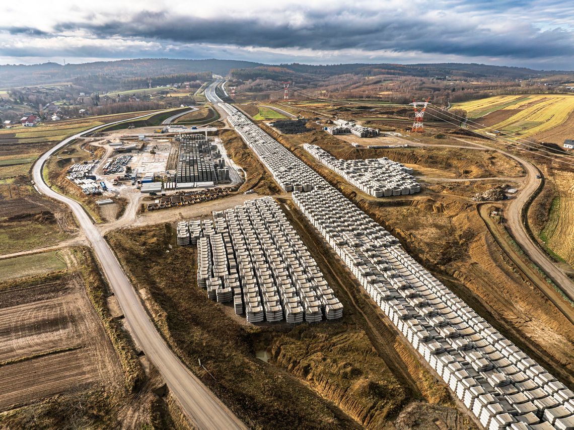 Zakończono montaż 11 tysięcy betonowych elementów pierwszej nawy tunelu S19