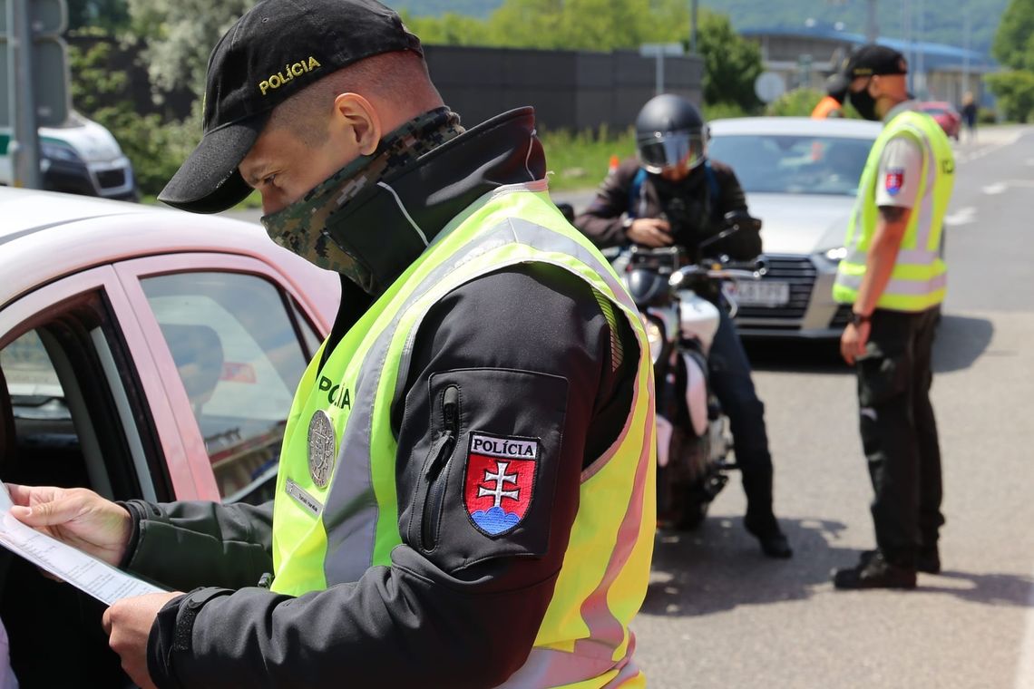 Zamknięto część przejść z Polską. Słowacka policja rozpoczęła intensywne kontrole na granicy