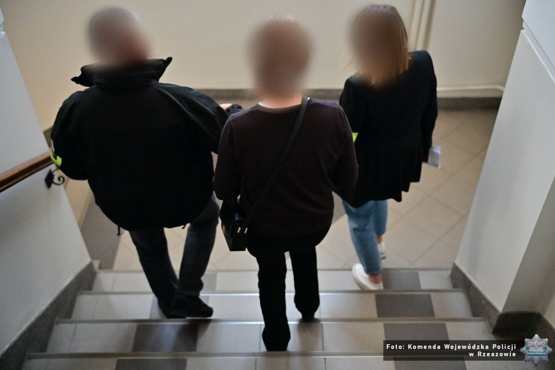 Zarzuty korupcji menadżerskiej dla dwóch wiceprezes stowarzyszenia z Krosna
