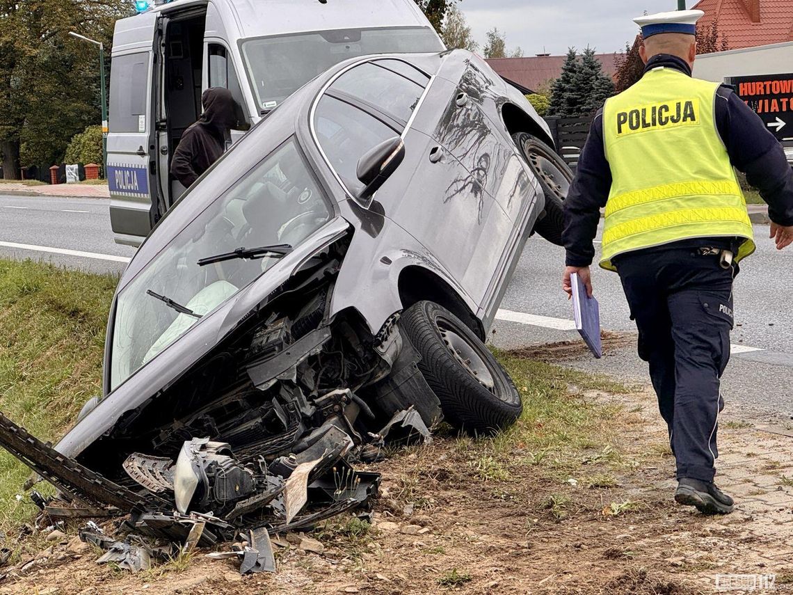 Zasnął za kierownicą. Volkswagenem uderzył w przepust na Zręcińskiej