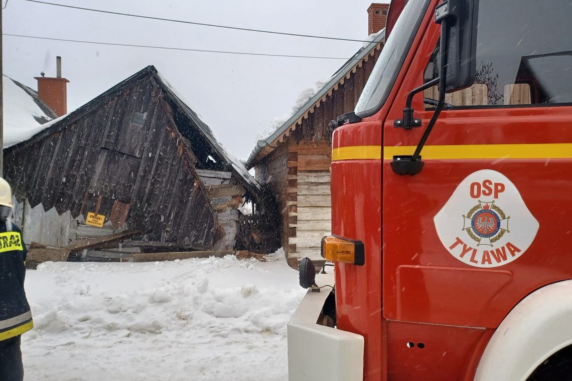 Zawalił się dach jednego z zabytkowych domów w Jaśliskach