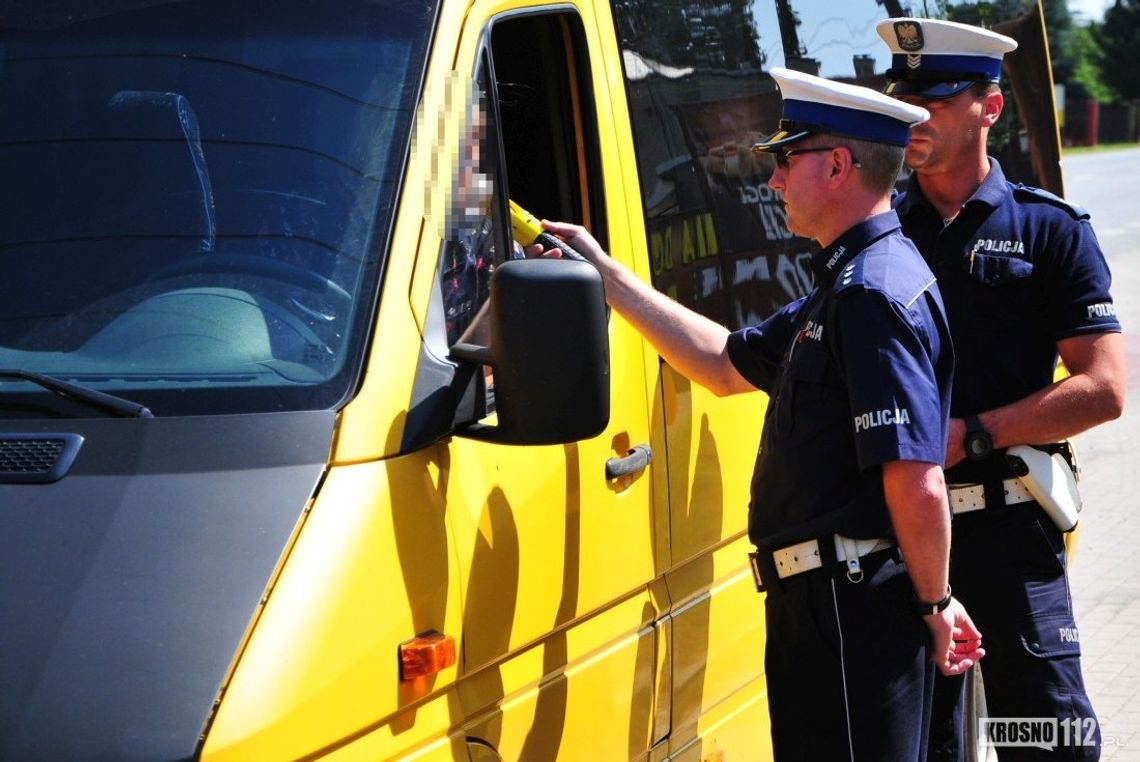 Zbliżają się ferie zimowe. Policjanci będą kontrolować autobusy i kierowców