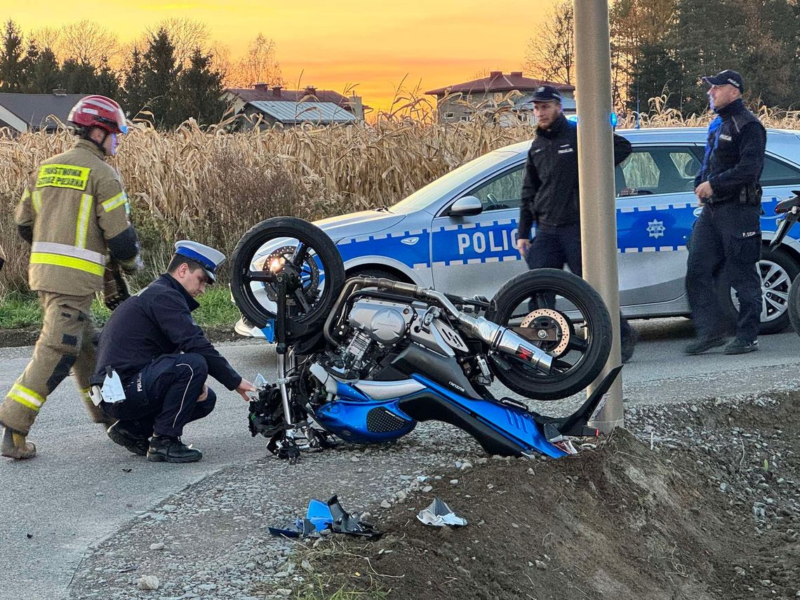 Zdarzenie drogowe na nowej drodze w Potoku. Ranny motocyklista Zdarzenie drogowe na nowej drodze w Potoku. Ranny motocyklista