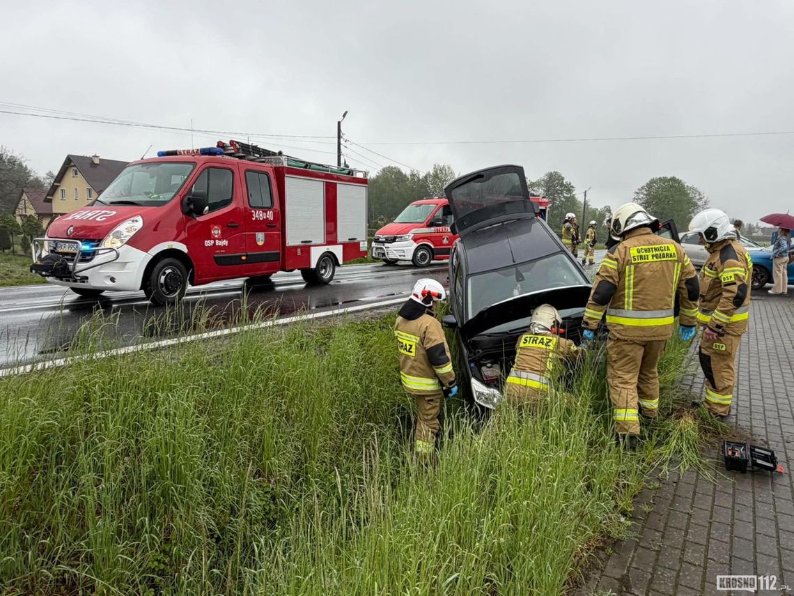 Zdarzenie na drodze wojewódzkiej 990 w Bajdach