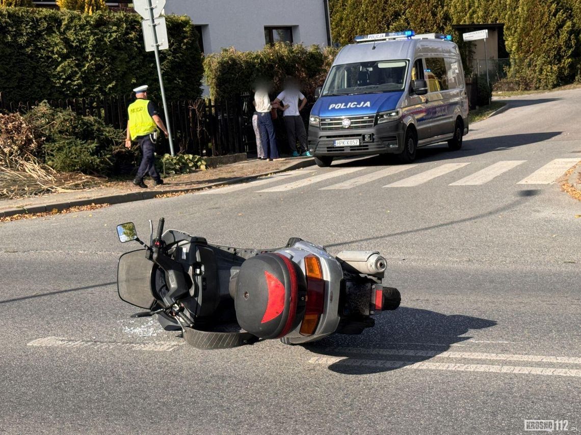 Zdarzenie na Korczyńskiej. Ranny kierujący skuterem trafił do szpitala Zdarzenie na Korczyńskiej. Ranny kierujący skuterem trafił do szpitala