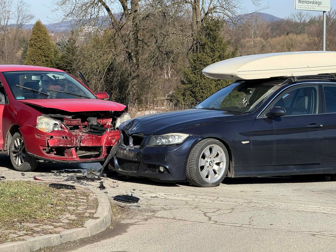 Zderzenie BMW i Volkswagena na skrzyżowaniu Chopina i Wieniawskiego Zderzenie BMW i Volkswagena na skrzyżowaniu Chopina i Wieniawskiego