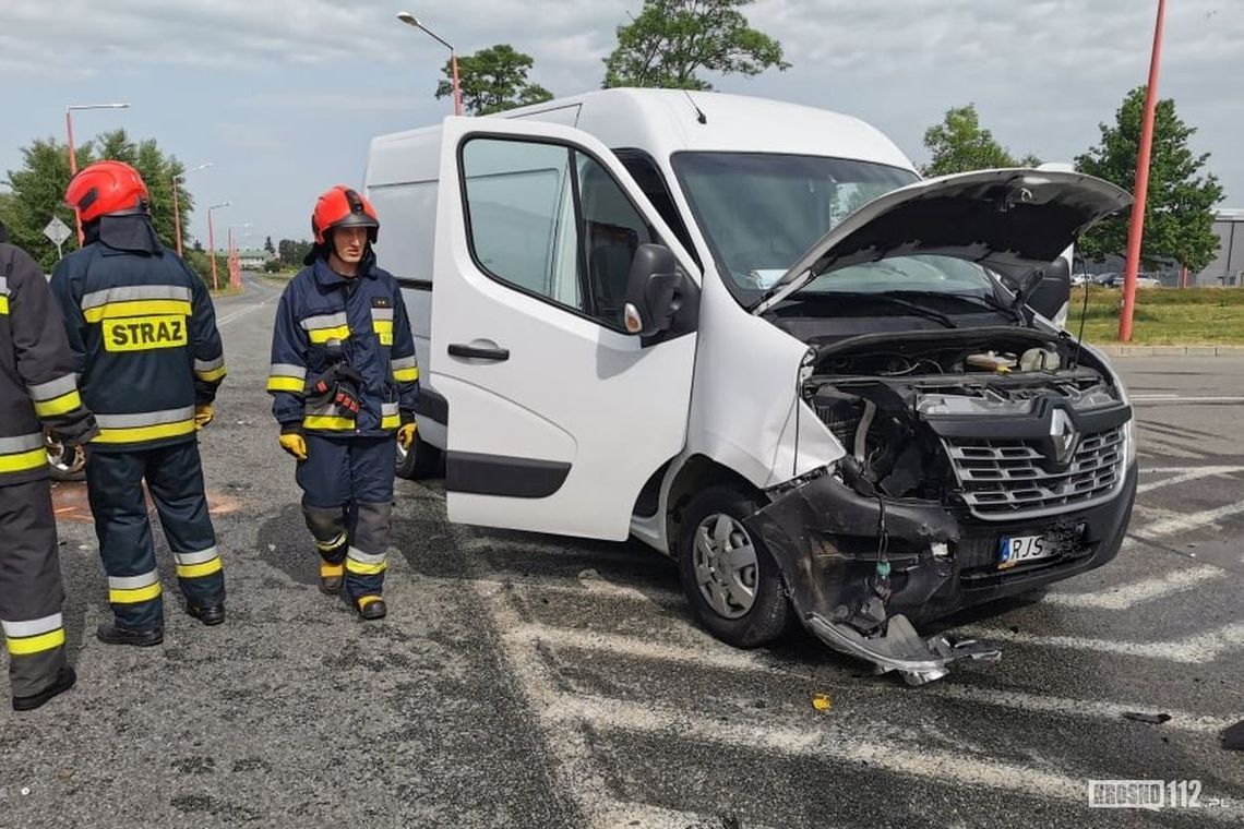 ? Zderzenie busa i osobówki na ul. Lotników