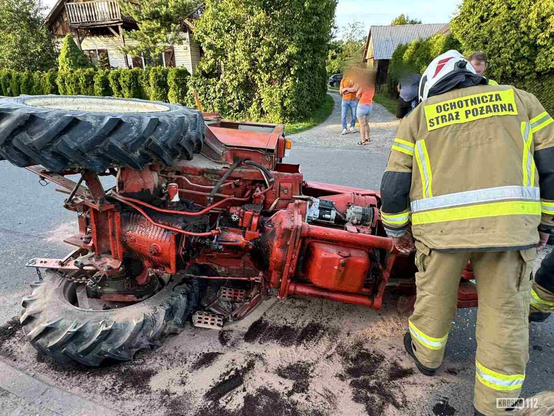 Zderzenie ciągnika rolniczego z Audi. Poszkodowana jedna osoba