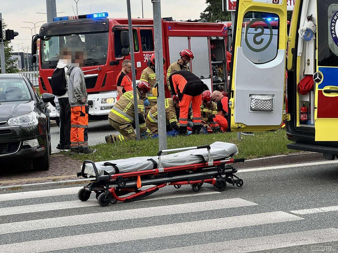 Zderzenie ciężarówki z jednośladem w Krośnie