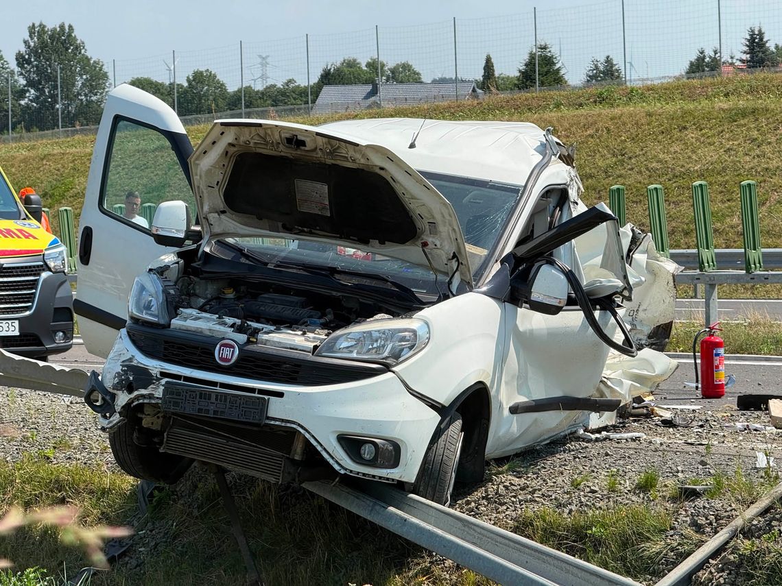 Zderzenie ciężarówki z osobówką na S19 w Miejscu Piastowym Zderzenie ciężarówki z osobówką na S19 w Miejscu Piastowym