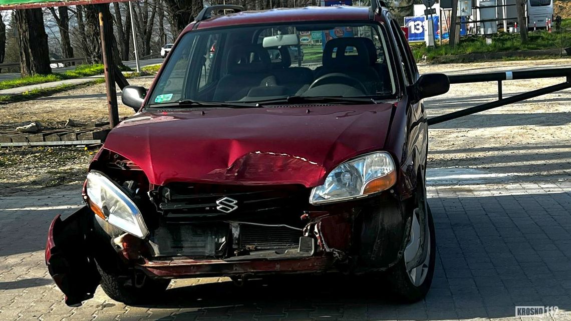 Zderzenie Citroena i Suzuki w Zboiskach na DK19