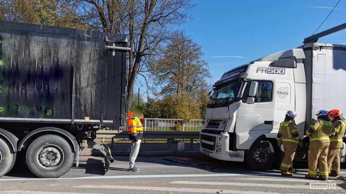 Zderzenie dwóch ciężarówek na DK19 w Dukli