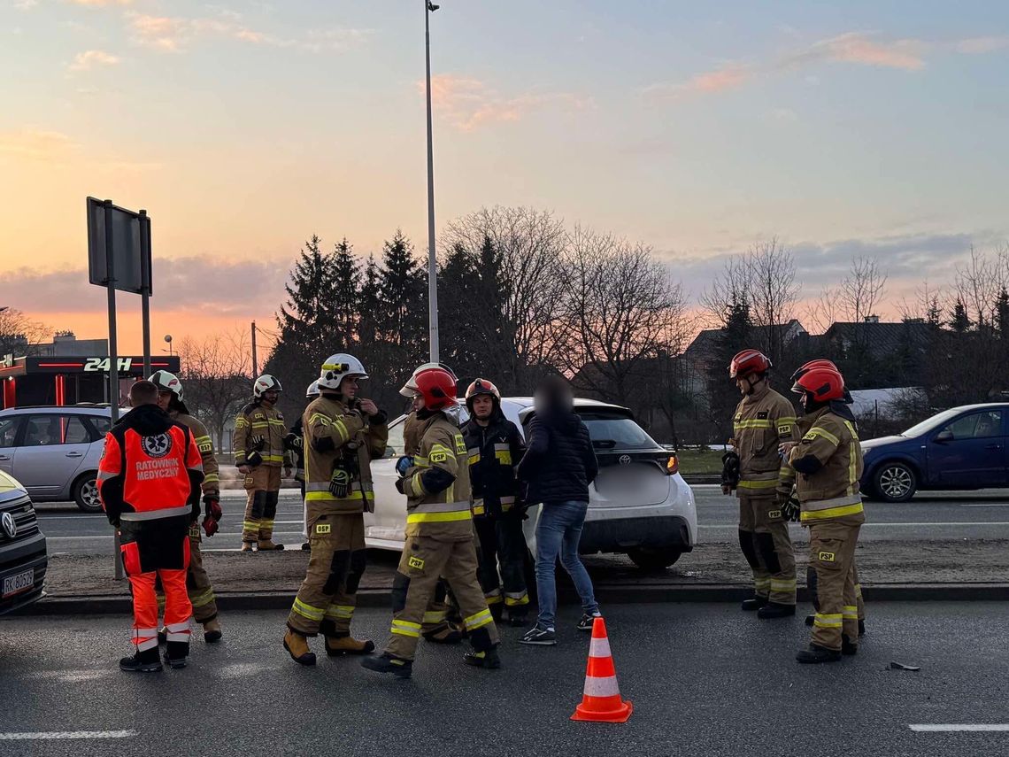 Zderzenie dwóch pojazdów na DK28 w Krośnie Zderzenie dwóch pojazdów na DK28 w Krośnie