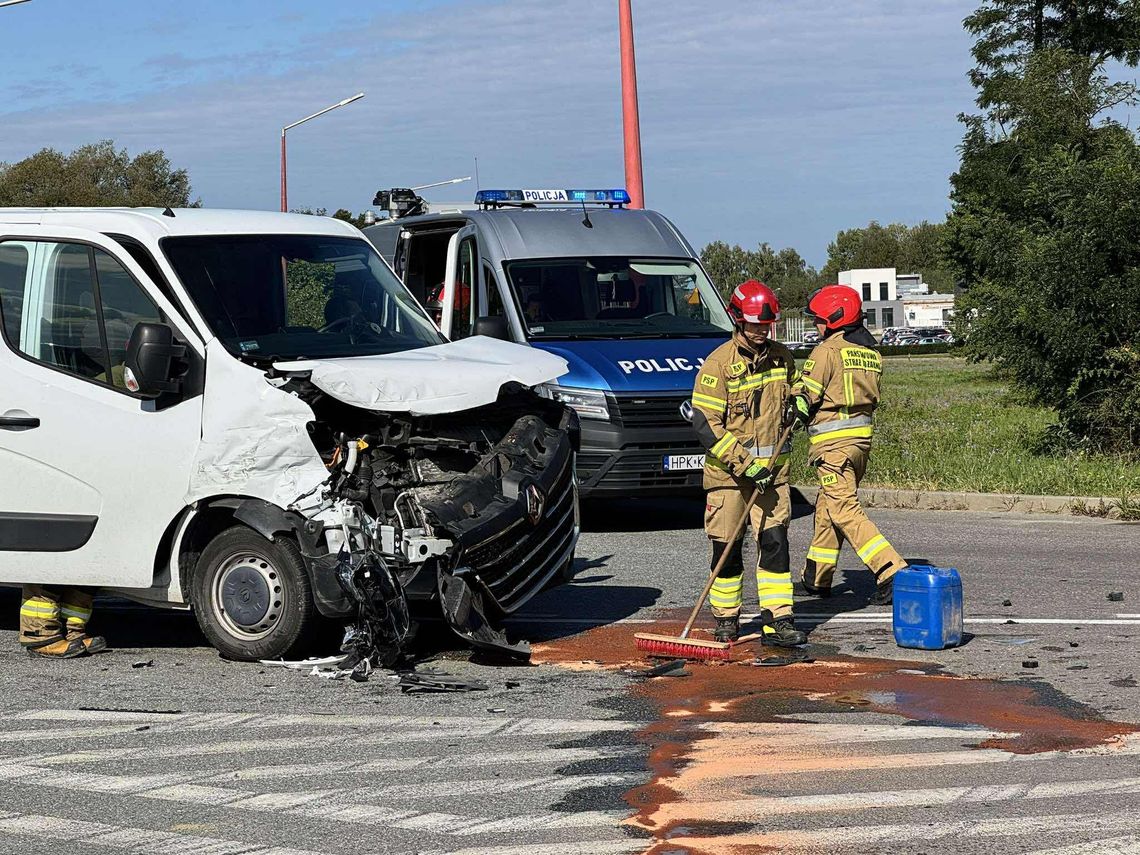 Zderzenie dwóch pojazdów na Lotników