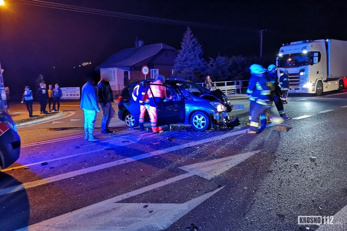 Zderzenie dwóch samochodów na DK19