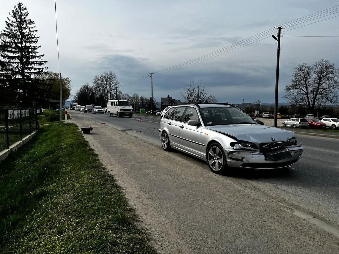 Zderzenie dwóch samochodów na DK28 w Miejscu Piastowym Zderzenie dwóch samochodów na DK28 w Miejscu Piastowym