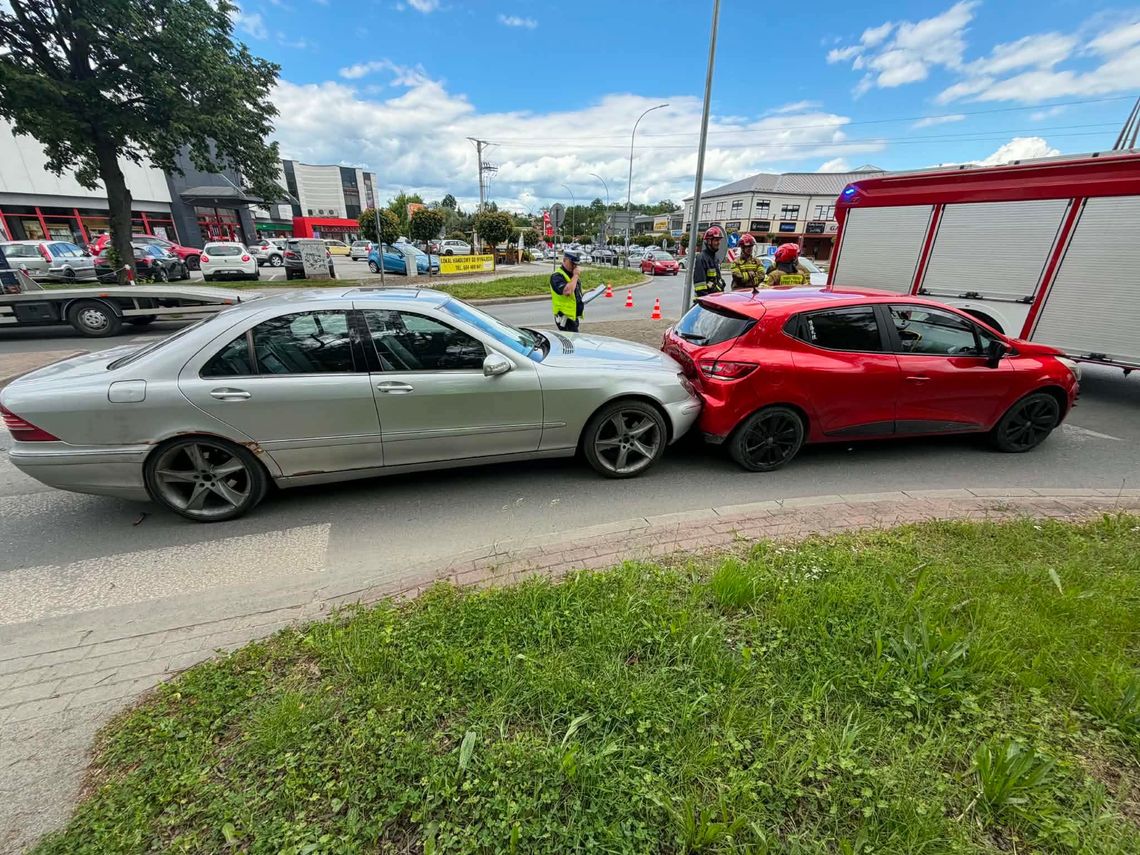 Zderzenie dwóch samochodów na Legionów
