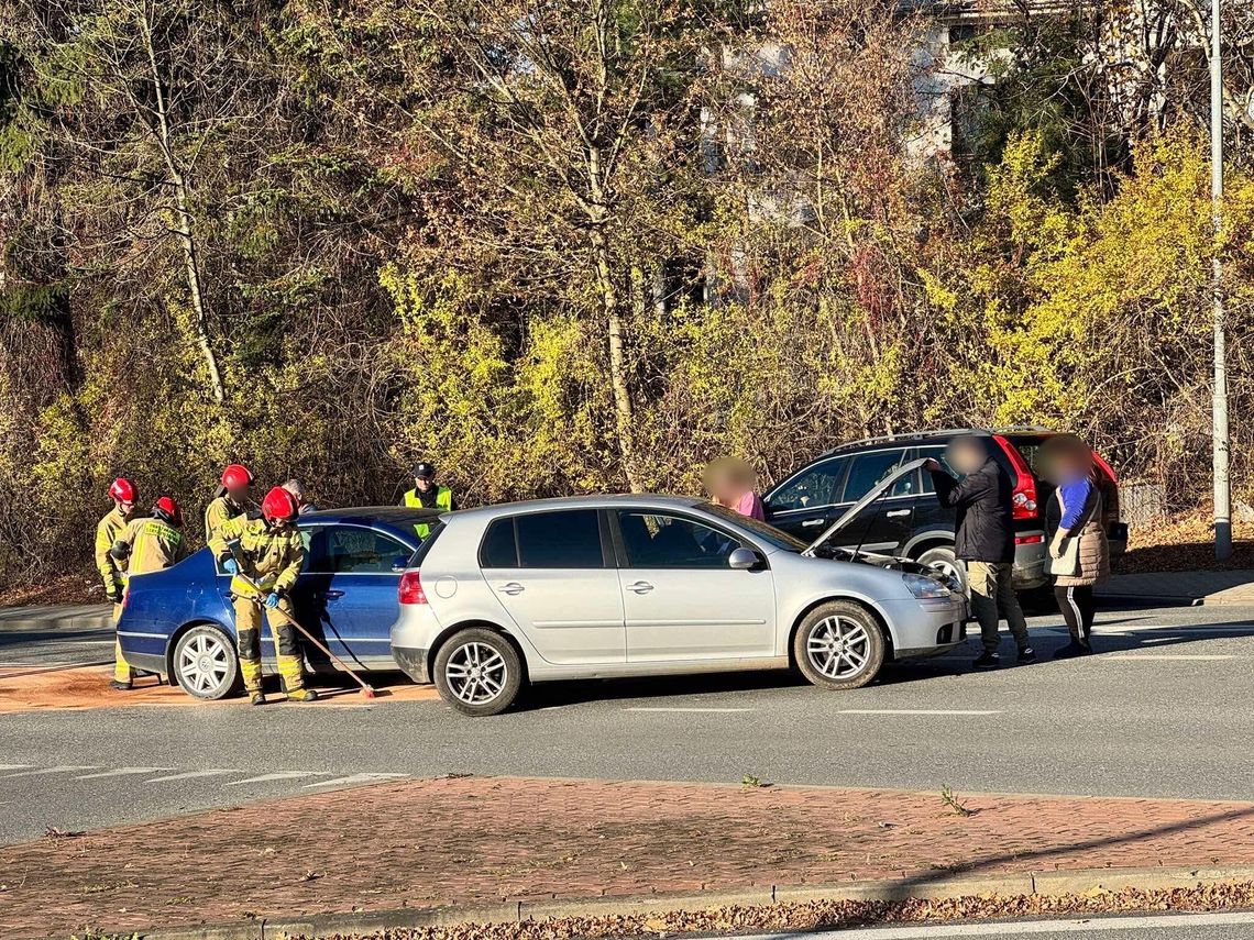 Zderzenie dwóch samochodów na Niepodległości