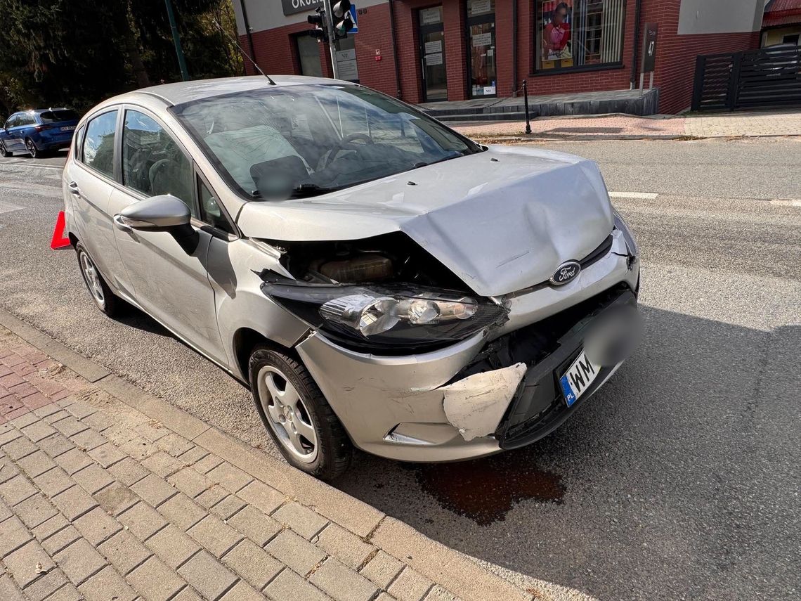 Zderzenie dwóch samochodów na Podwalu Zderzenie dwóch samochodów na Podwalu