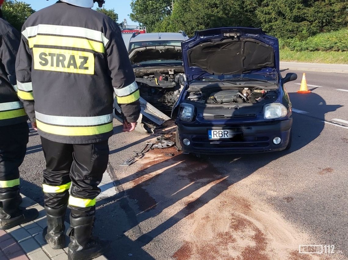 Zderzenie dwóch samochodów na skrzyżowaniu DK19 w Jabłonicy Polskiej