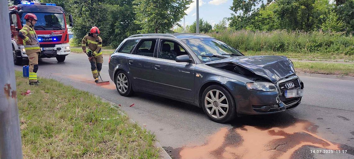 Zderzenie dwóch samochodów na ul. Tysiąclecia