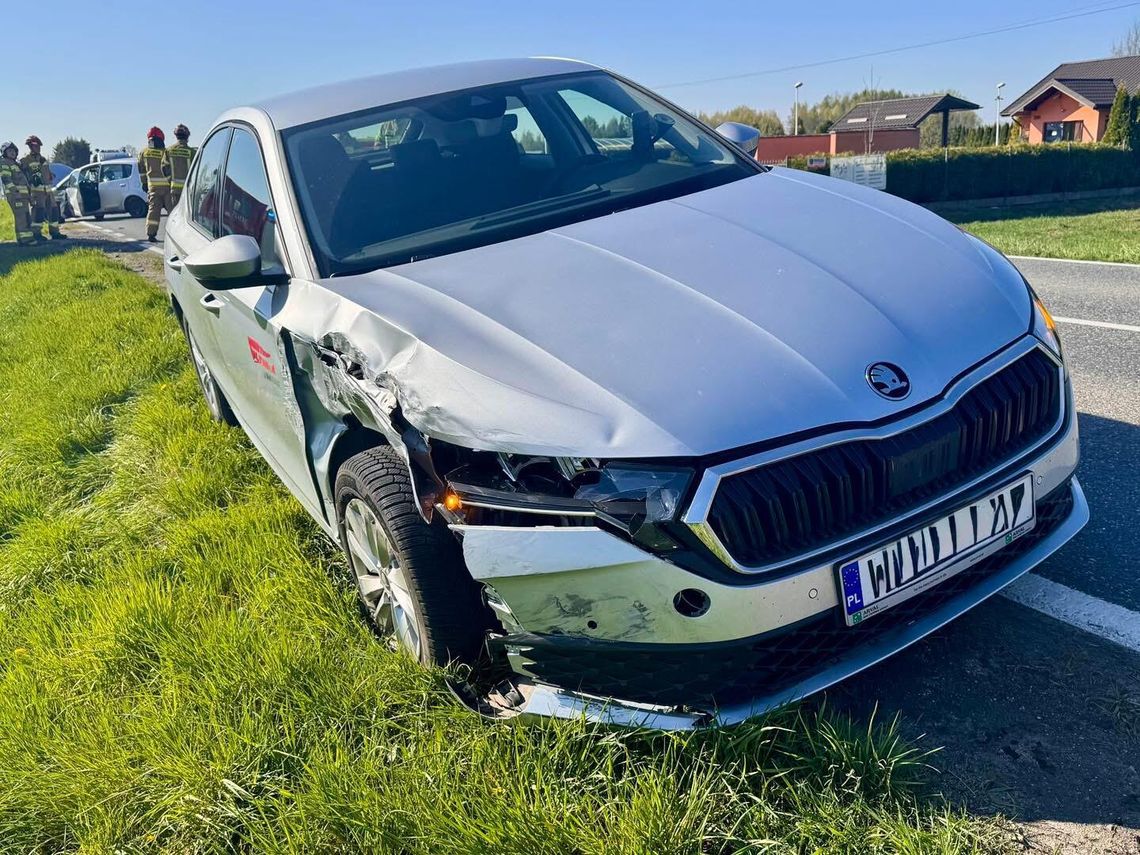 Zderzenie dwóch samochodów w Bajdach