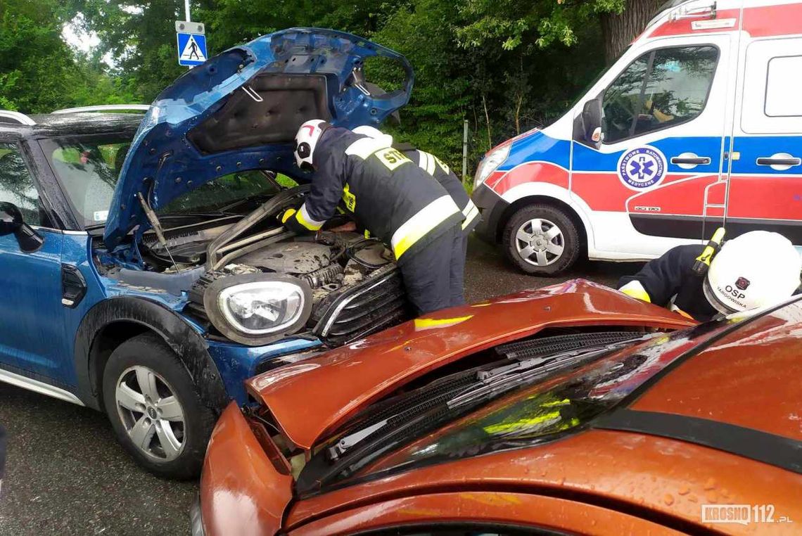 Zderzenie dwóch samochodów w Targowiskach