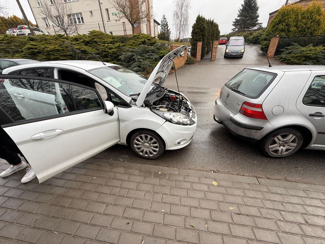 Zderzenie dwóch samochodów w Targowiskach