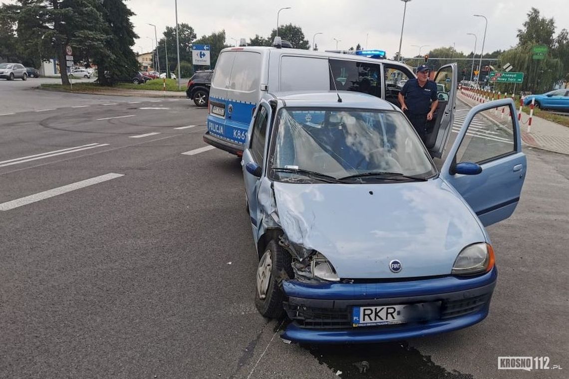 Zderzenie fiata i nissana na Krakowskiej w Krośnie