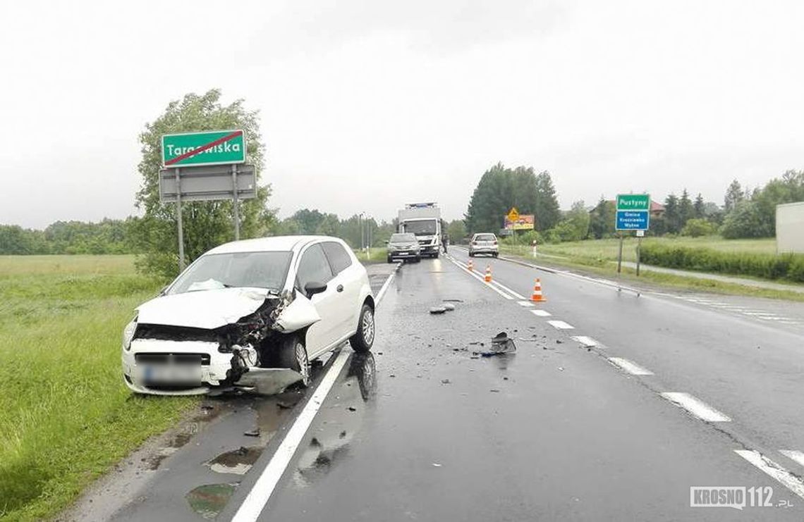 Zderzenie Fiata i Volkswagena na DK19 w Targowiskach