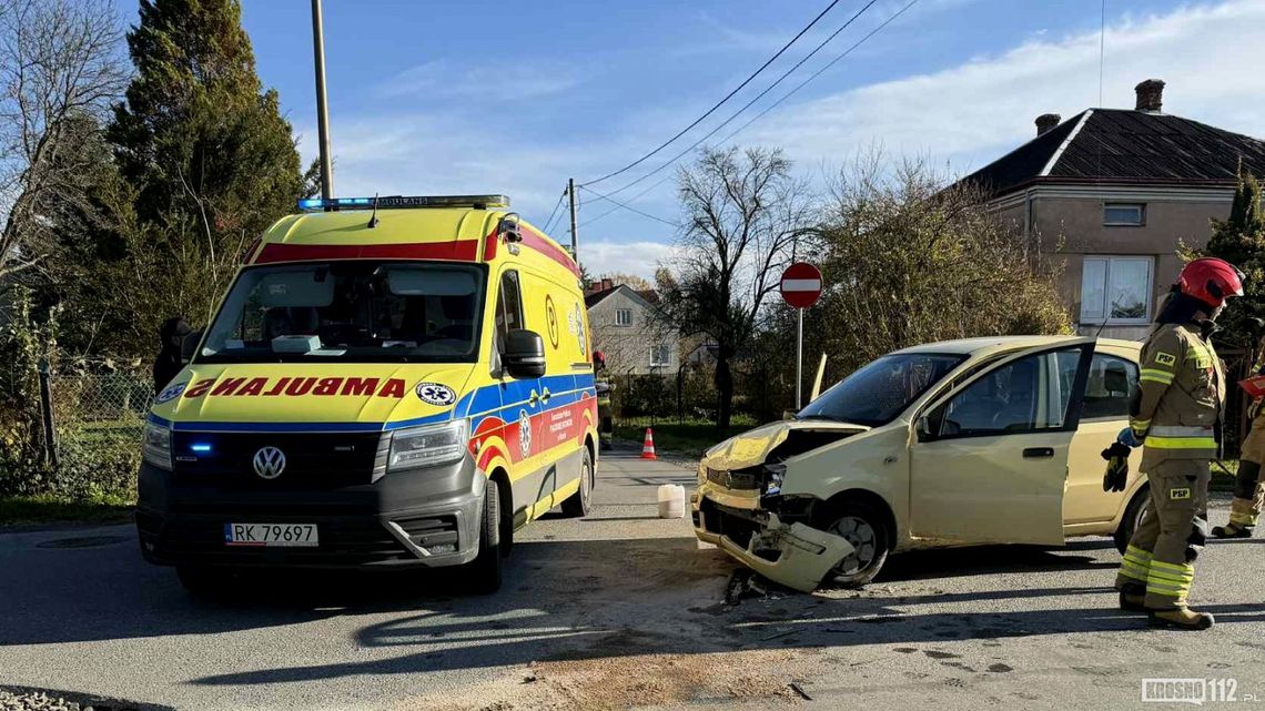 Zderzenie Fiata z Peugeotem w Jedliczu Zderzenie Fiata z Peugeotem w Jedliczu