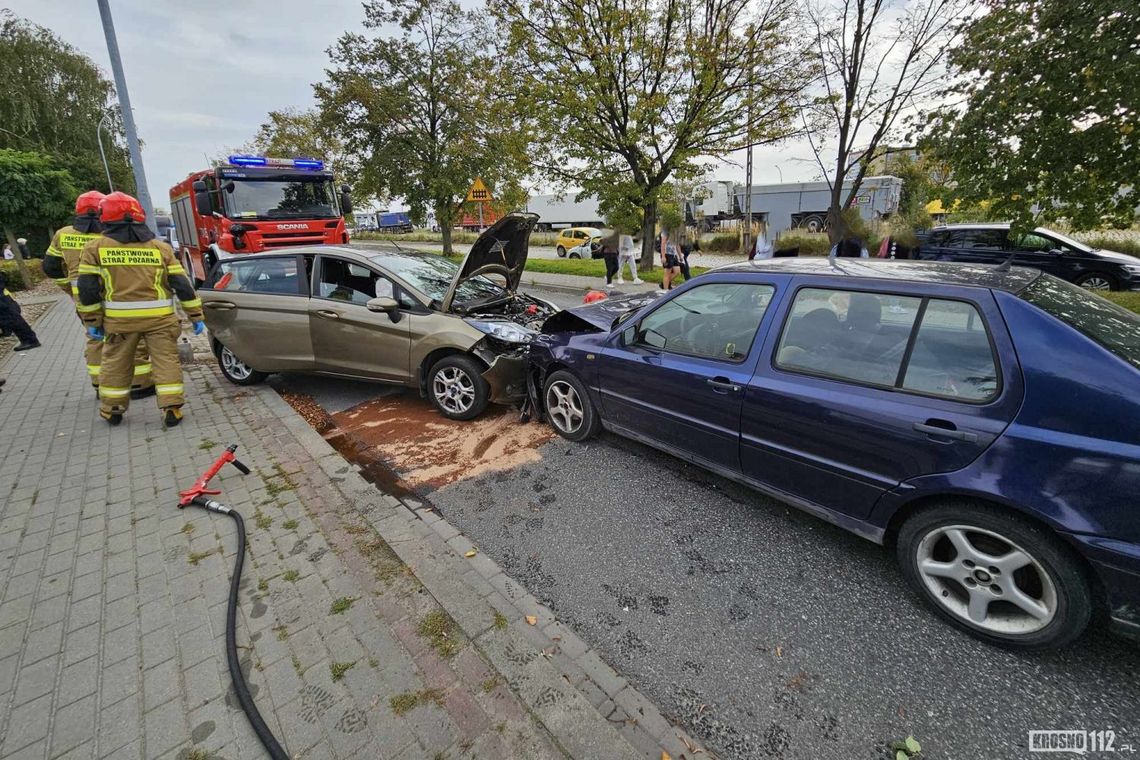 Zderzenie forda i volkswagena na Lniarskiej [AKTUALIZACJA]