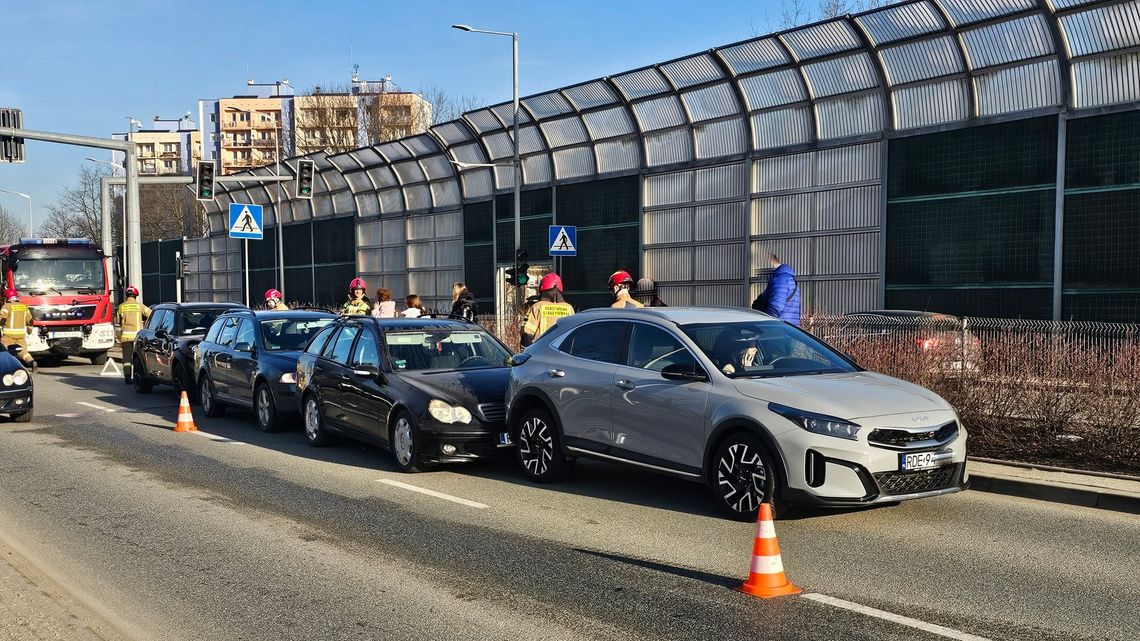 Zderzenie kilku samochodów na Podkarpackiej
