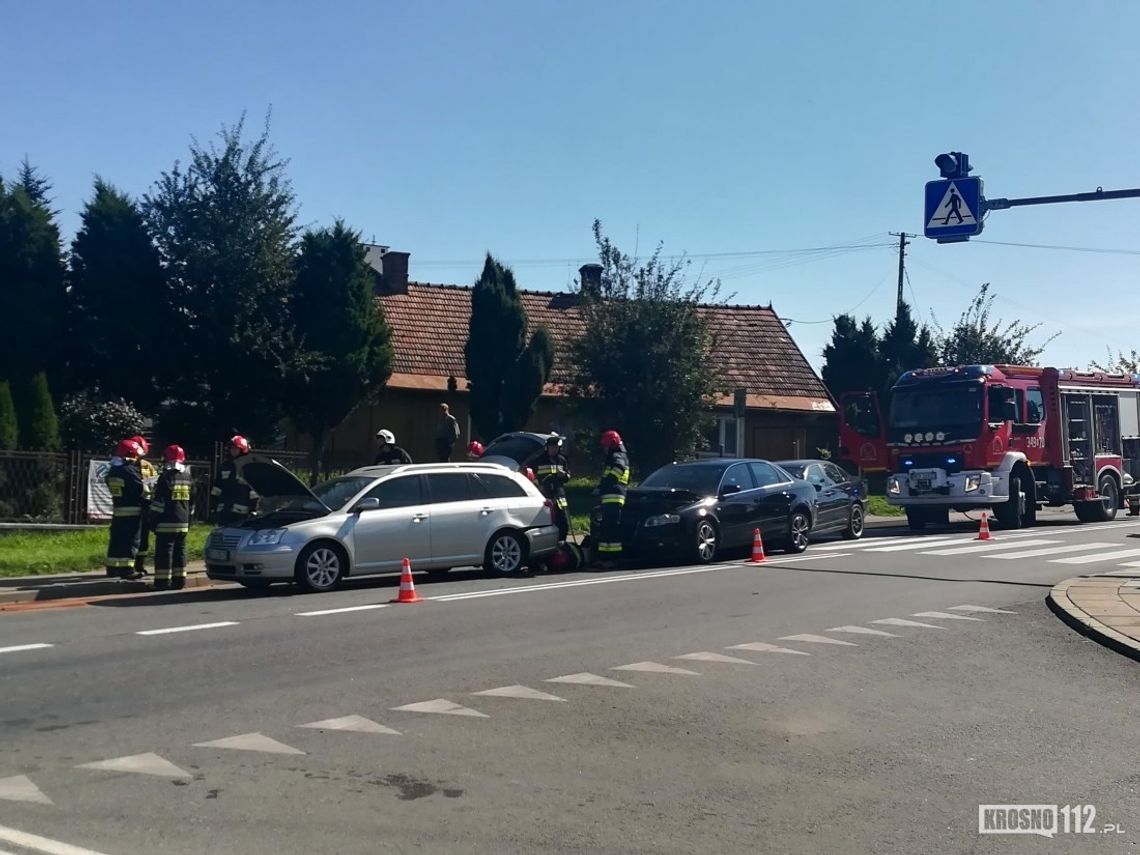 Zderzenie kilku samochodów w Miejscu Piastowym na DK28