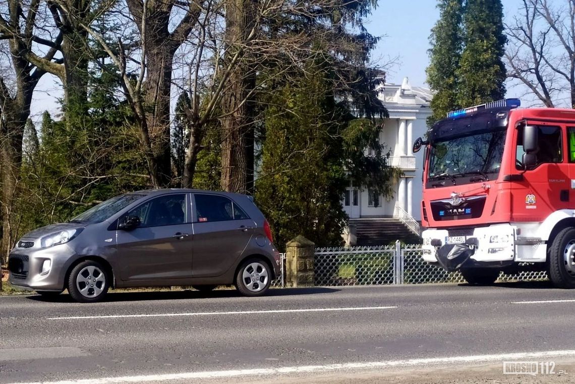 Zderzenie Nissana i KIA na DK28 w Iwoniczu przy młynie