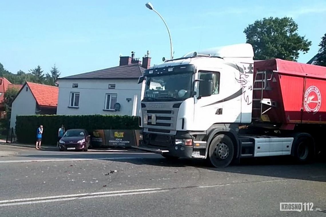 Zderzenie osobówki i ciężarówki na DK19 w Miejscu Piastowym