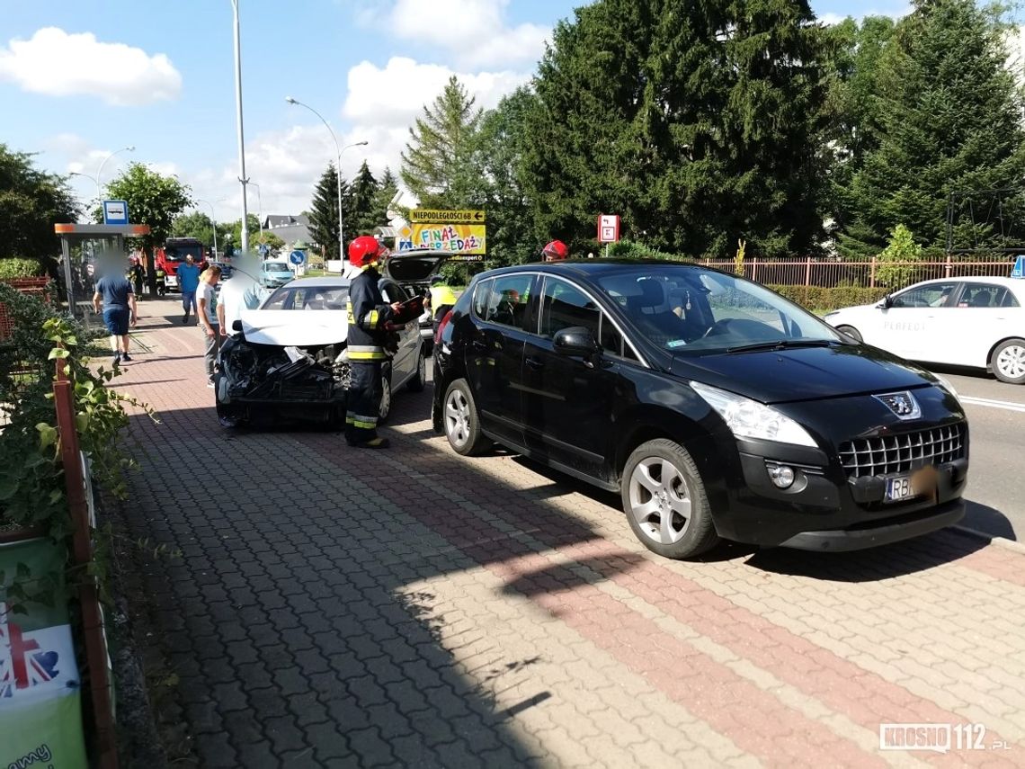 Zderzenie peugeota i citroena. Ogromne korki w okolicy ulicy Lwowskiej