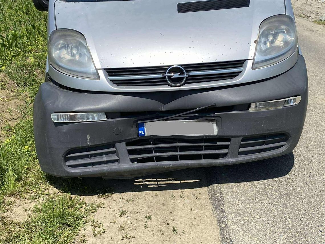 Zderzenie radiowozu z busem na granicy Rogów i Miejsca Piastowego
