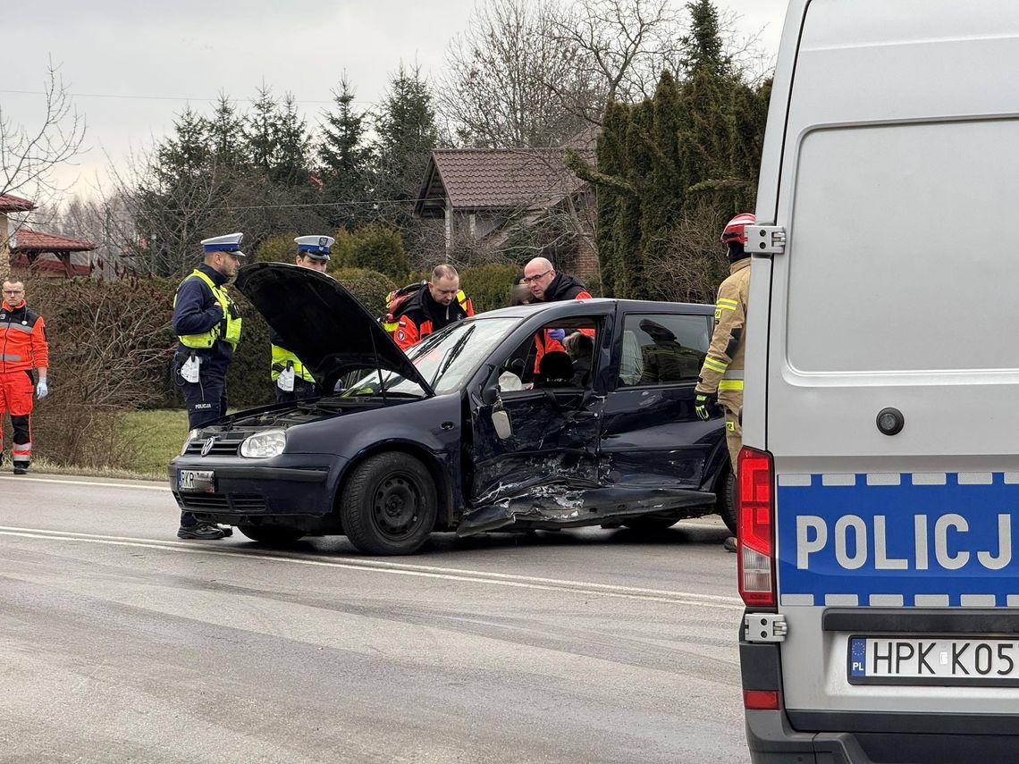 Zderzenie samochodów na DK19 w Łężanach