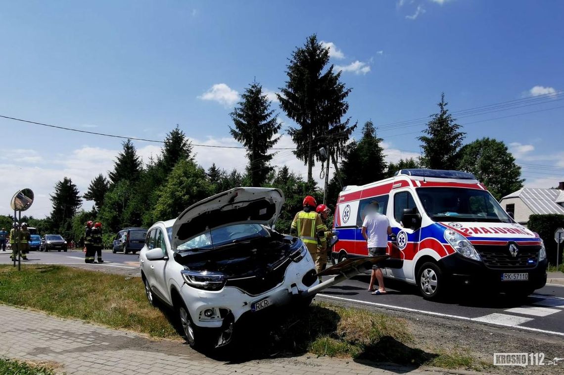 ? Zderzenie samochodów na skrzyżowaniu w Pustynach. DK19 zablokowana