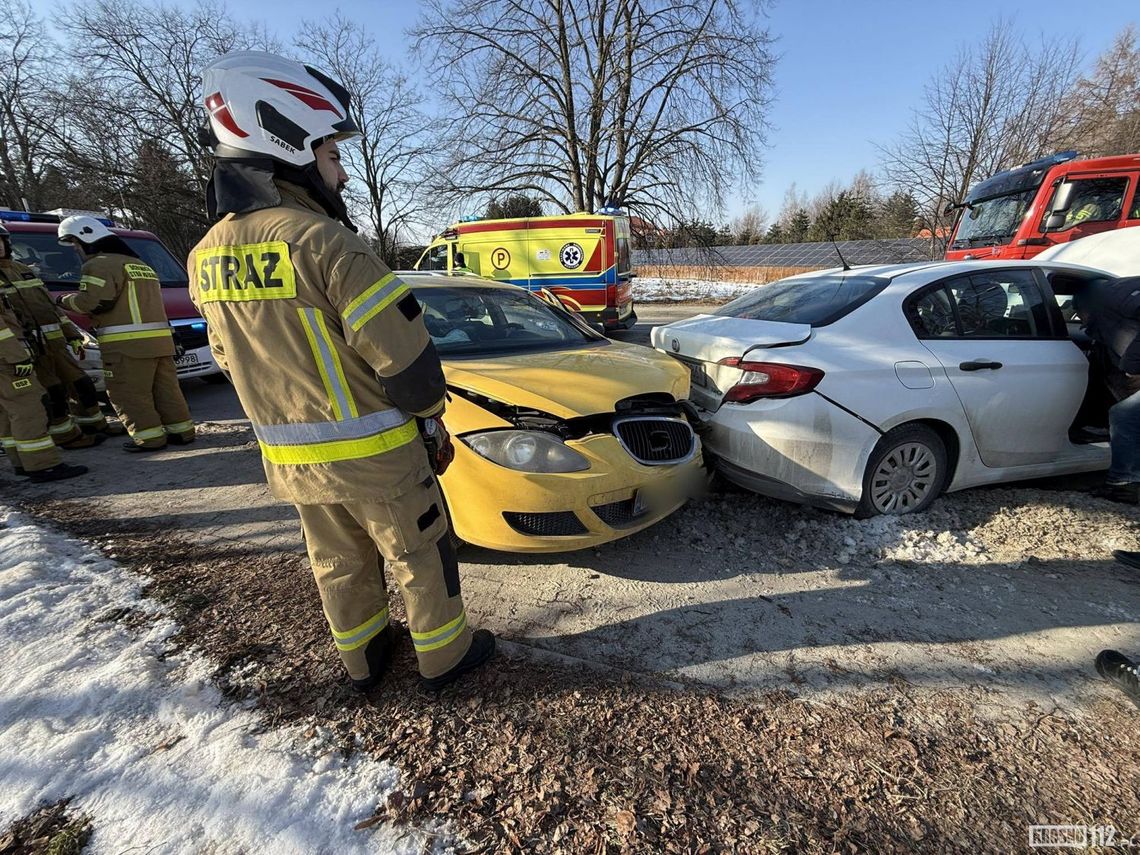 Zderzenie samochodów na Zręcińskiej