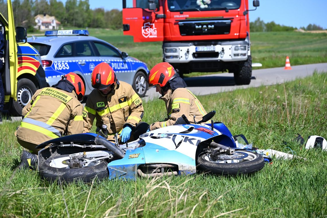 Zderzenie samochodu osobowego z motocyklem, dwie osoby ranne