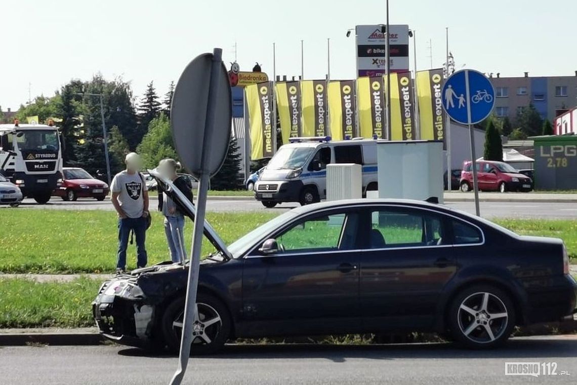 Zderzenie seata z volkswagenem na ważnym krośnieńskim skrzyżowaniu