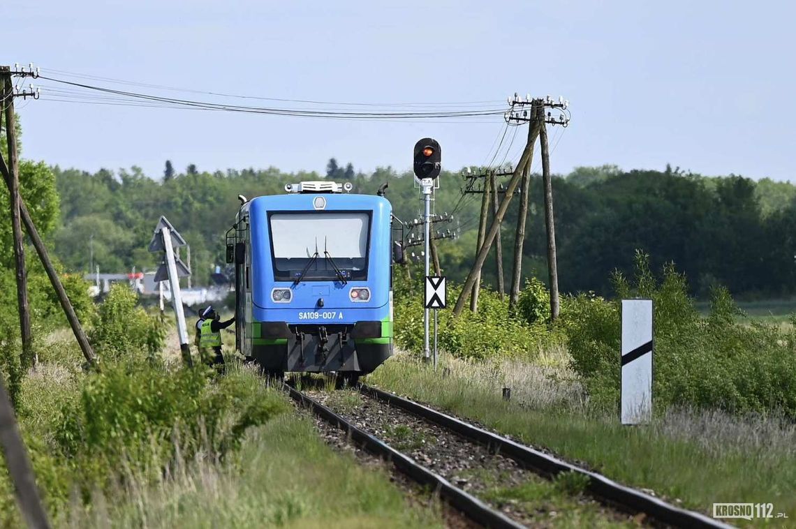 Zderzenie szynobusu z samochodem kurierskim