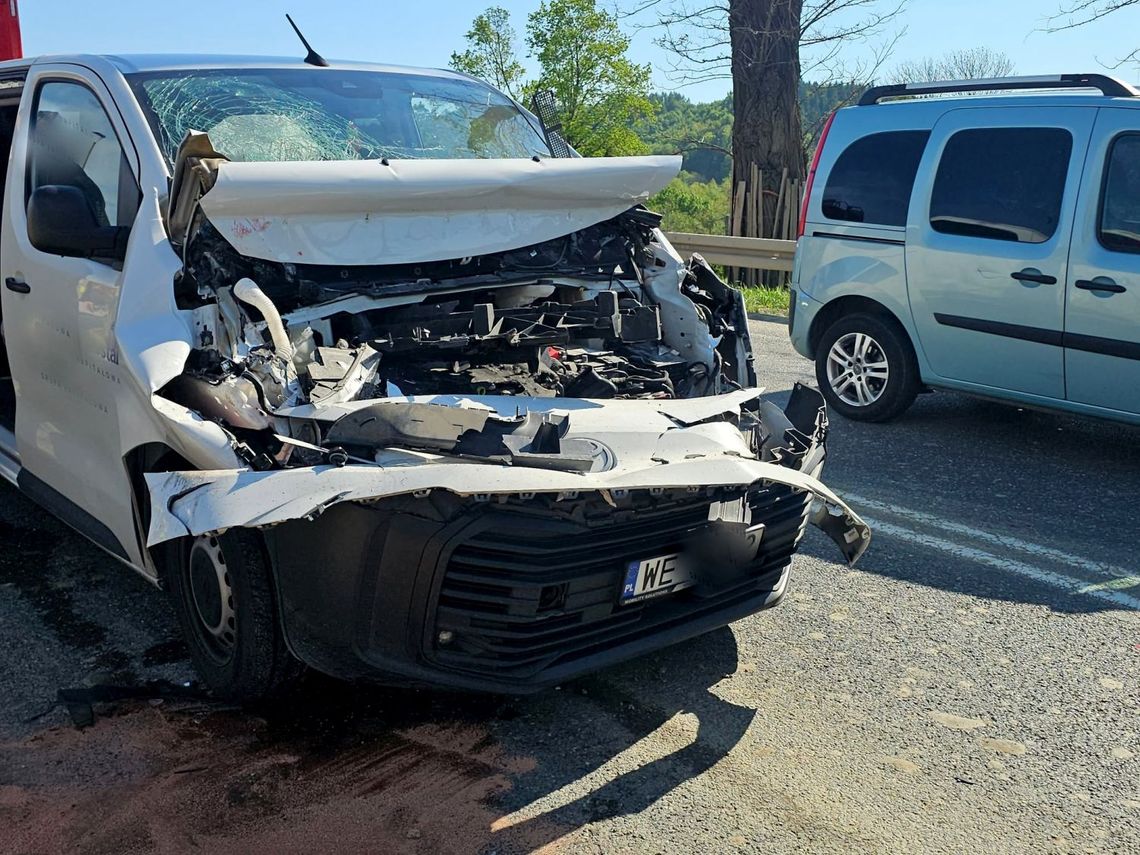 Zderzenie Toyoty z naczepą na DK19 w Zboiskach