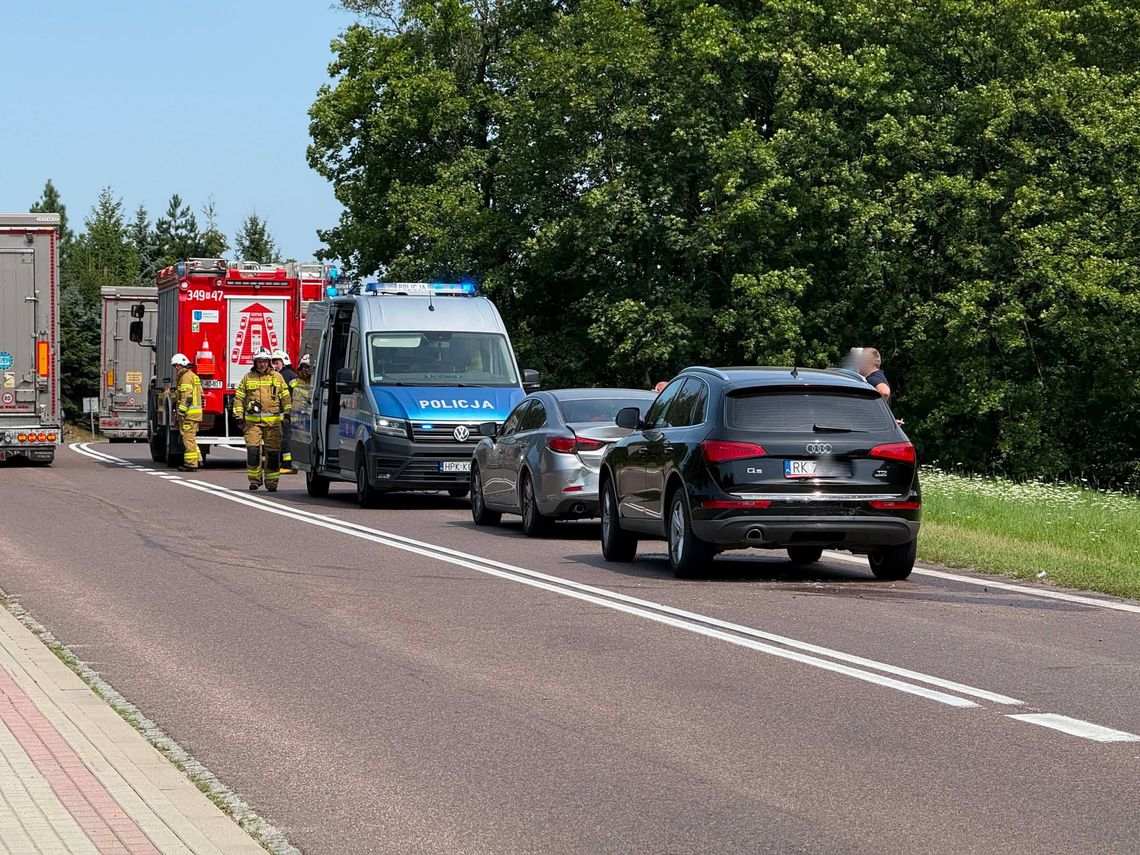 Zderzenie trzech samochodów na DK19