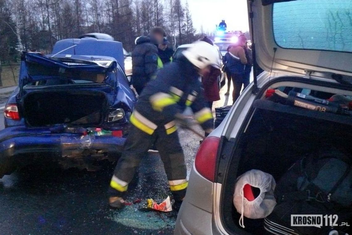 Zderzenie trzech samochodów na granicy Rymanowa i Klimkówki
