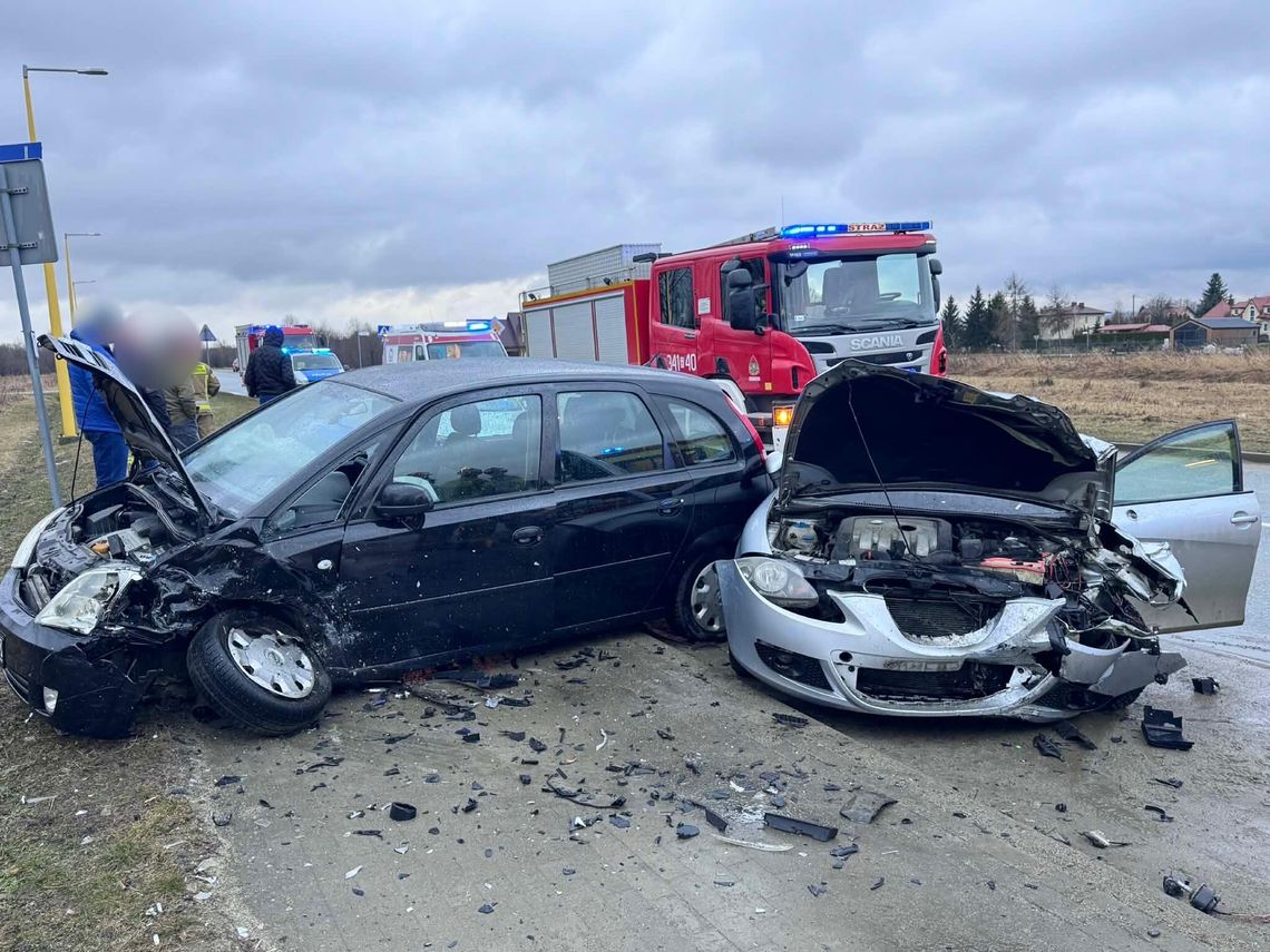 Zderzenie trzech samochodów na Lotników Zderzenie trzech samochodów na Lotników